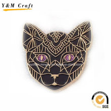 Cat Design Chapado en oro Soft Enamel Metal Badge Ym1077